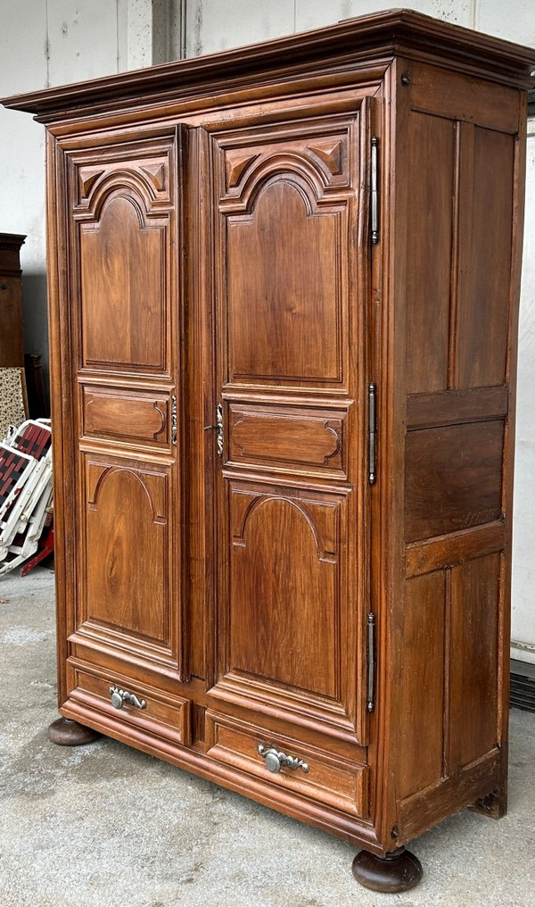 Louis XIV Kleiderschrank aus Walnussholz aus dem 18. Jahrhundert
