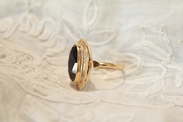 Anello marquise in oro giallo e granato misura dito 54