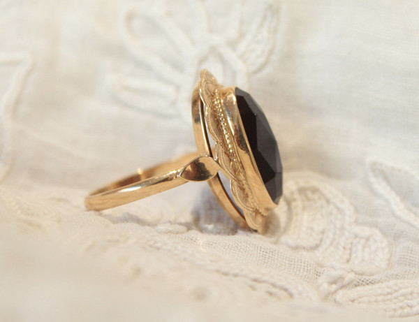 Anello marquise in oro giallo e granato misura dito 54