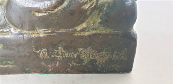 Robin Shippard, Bambina con cucciolo, firmato in bronzo e datato 1901