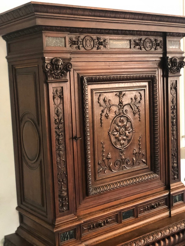 Crédence- buffet- cabinet  Néo- Renaissance En Noyer incrusté  De Marbre époque XIXéme