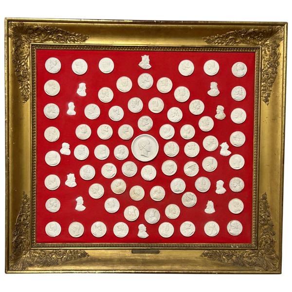 Grand Cadre Aux Médaillons Des Rois De France - Plâtre - empire - restauration