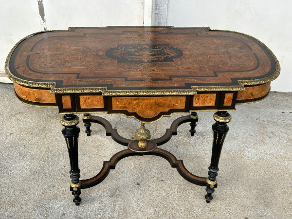Bel Table De Milieu di epoca napoleonica III - Intarsio - Fine XIX secolo