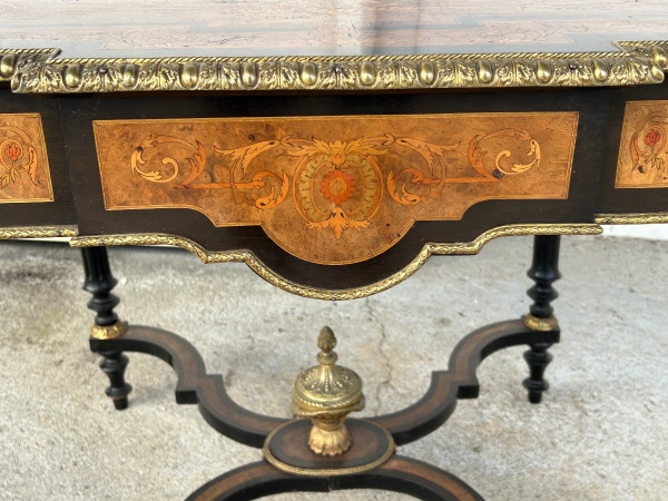 Bel Table De Milieu di epoca napoleonica III - Intarsio - Fine XIX secolo