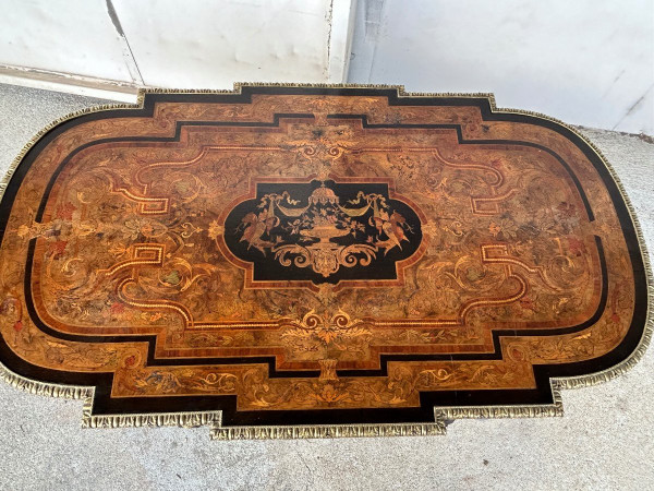 Bel Table De Milieu di epoca napoleonica III - Intarsio - Fine XIX secolo