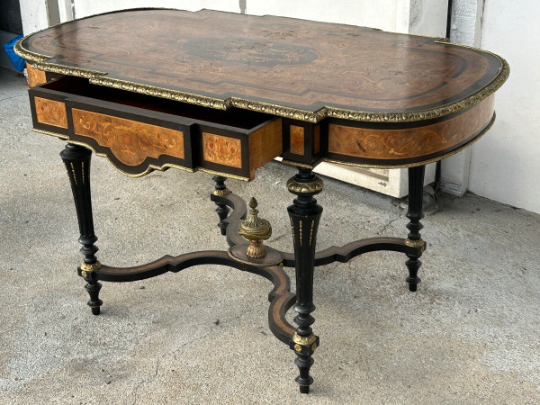 Bel Table De Milieu di epoca napoleonica III - Intarsio - Fine XIX secolo