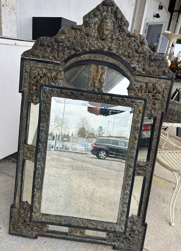 Specchio in ottone e legno annerito in stile Luigi XIII, 1880 circa, H: 149 cm