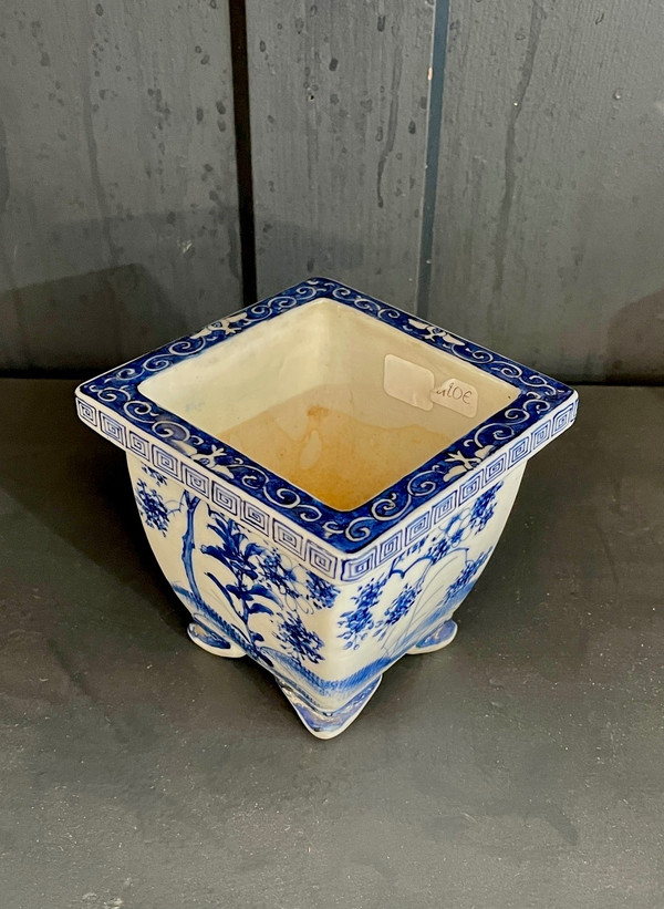Small Chinese Porcelain Planter, 20th Century