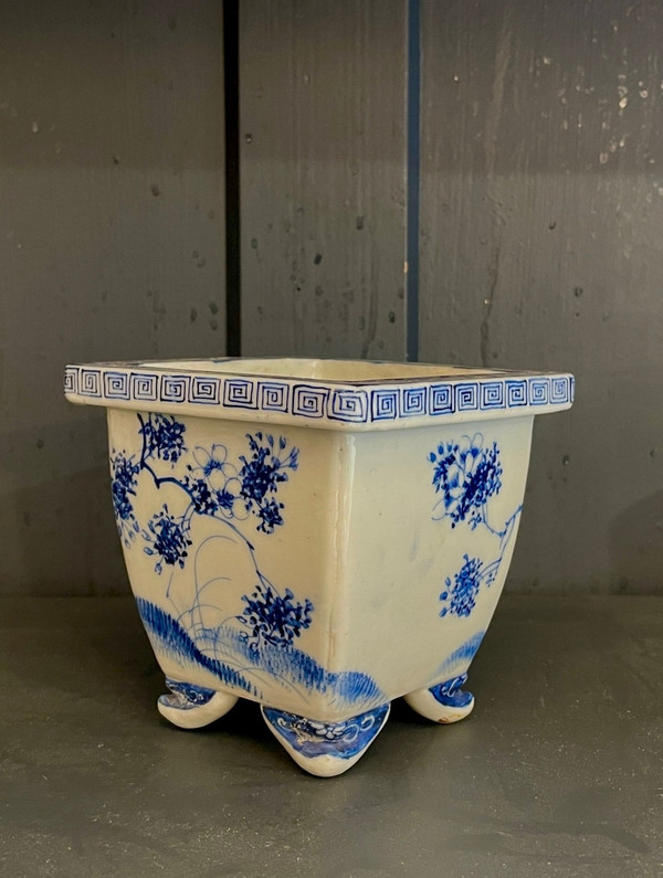 Small Chinese Porcelain Planter, 20th Century