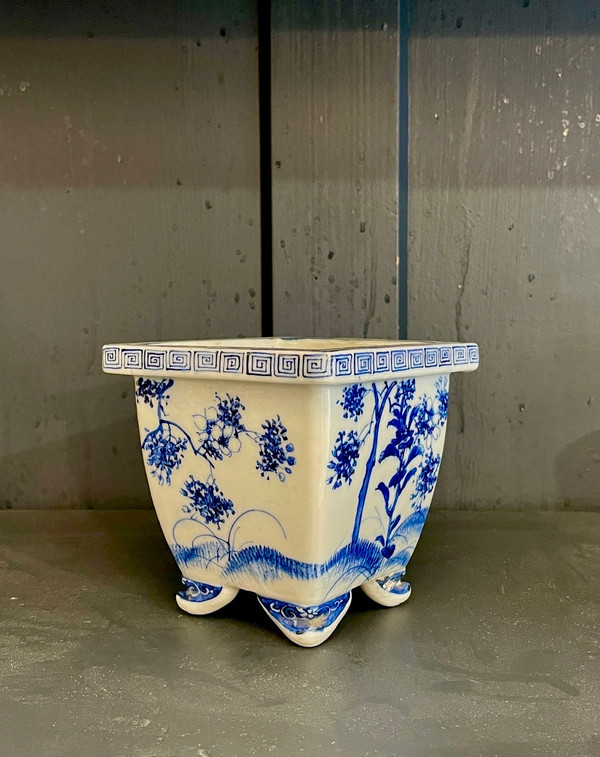 Small Chinese Porcelain Planter, 20th Century