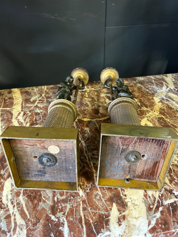 Ein Paar Kerzenhalter aus Bronze für Frauen im Empire-Stil - Anfang 19.