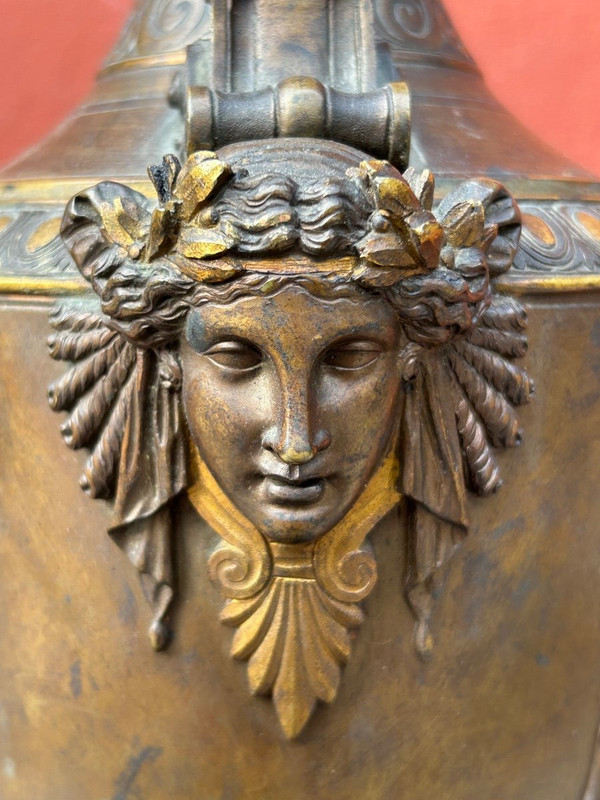 Paire De Vases Amphore Néo - Grec En Bronze à Deux Patines - France Fin XIXéme