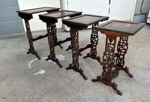 Suite De Quatre Tables Gigognes Japonisantes D’époque XIXe