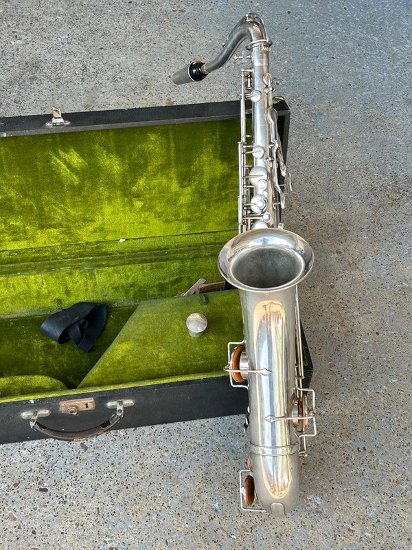Saxophon - Saxofon aus versilbertem Metall Von Couesnon & Cie Um 1930