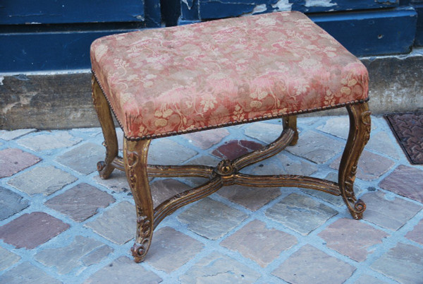 Tabouret En Bois Doré De Style Regence