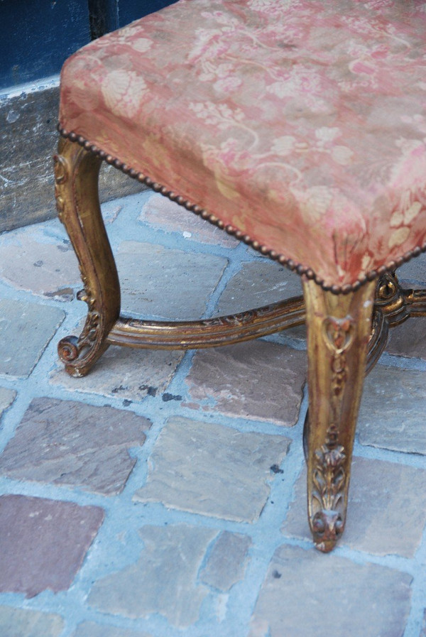 Tabouret En Bois Doré De Style Regence