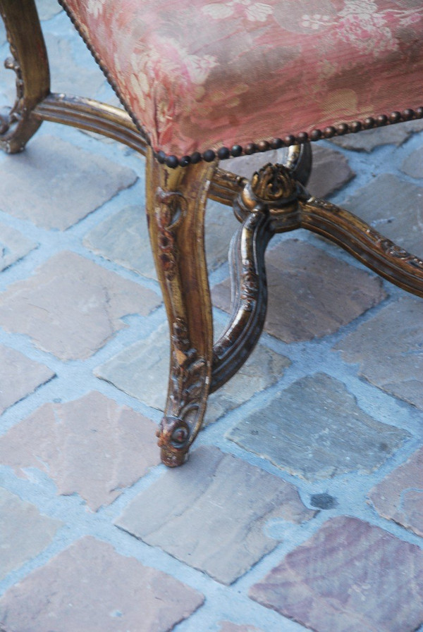 Tabouret En Bois Doré De Style Regence