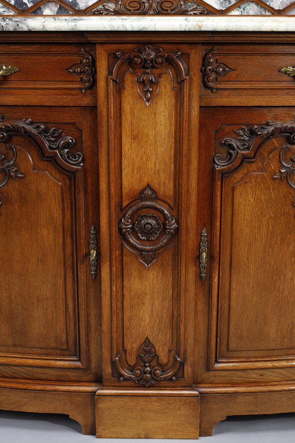 Coppia di credenze in rovere modellato e marmo in stile Regency