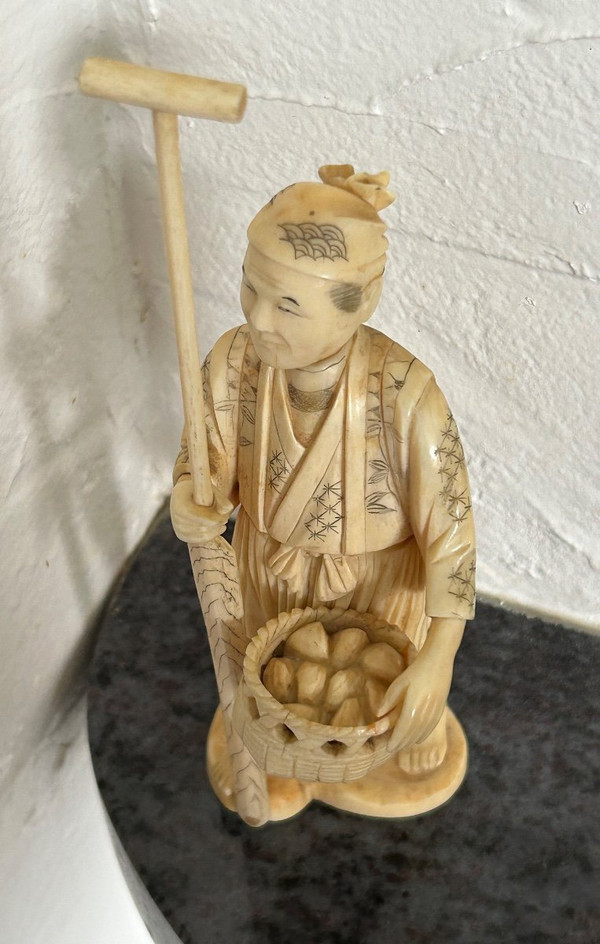 Okimono - Netsuke Ivory Carving From Japan Late 19th Century