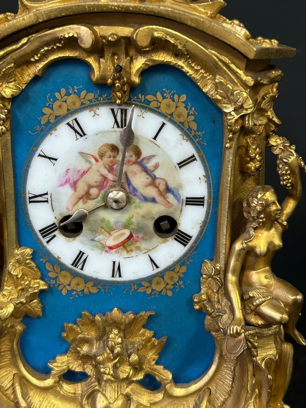 Pendule Bronze Doré Et Plaques De Porcelaine D’époque Napoléon III