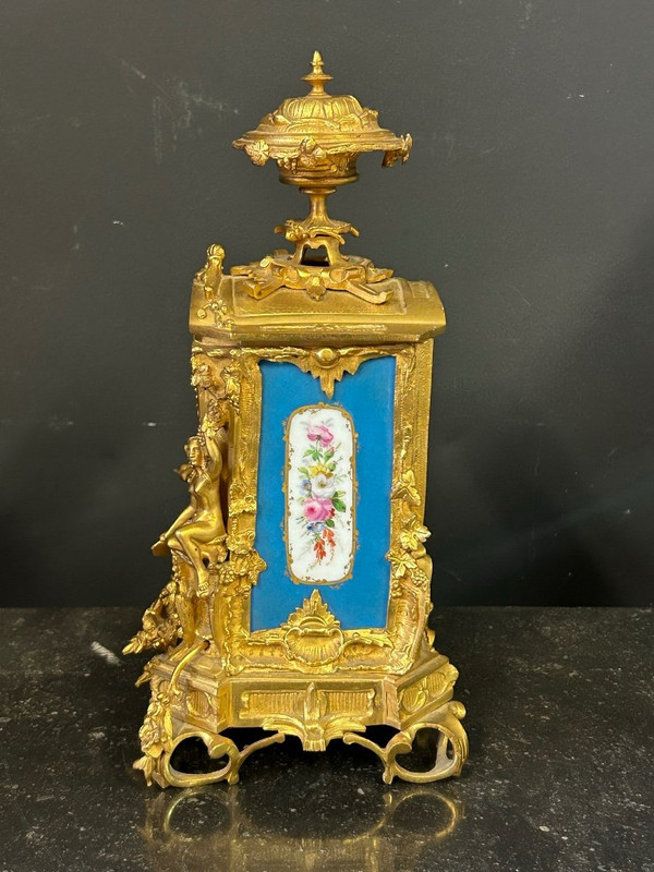 Pendule Bronze Doré Et Plaques De Porcelaine D’époque Napoléon III