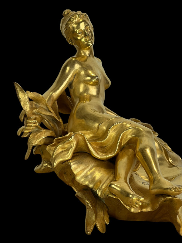 RAOUL LARCHE / COUPE /  ENCRIER DIT " A LA NYMPHE VICTORIEUSE EN BRONZE DORÉ