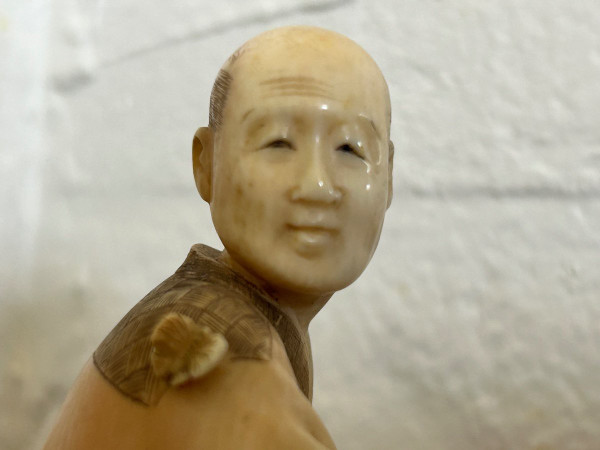 Okimono - Netsuke Elfenbein Schnitzerei Aus Japan Ende 19.