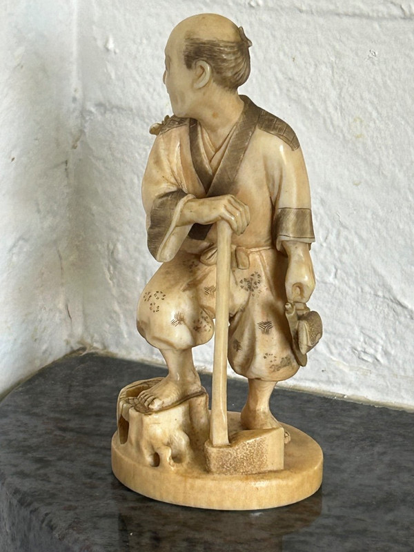 Okimono - Netsuke Elfenbein Schnitzerei Aus Japan Ende 19.