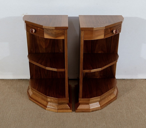 Pair of corner bedside tables in Walnut – 1940