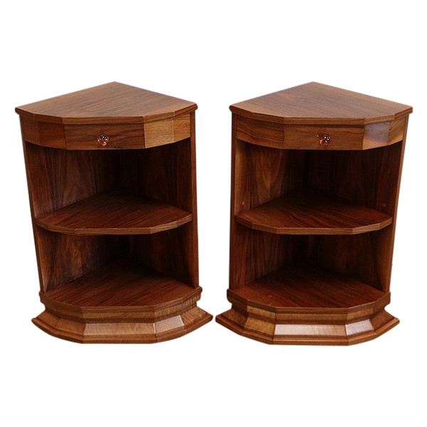 Pair of corner bedside tables in Walnut – 1940