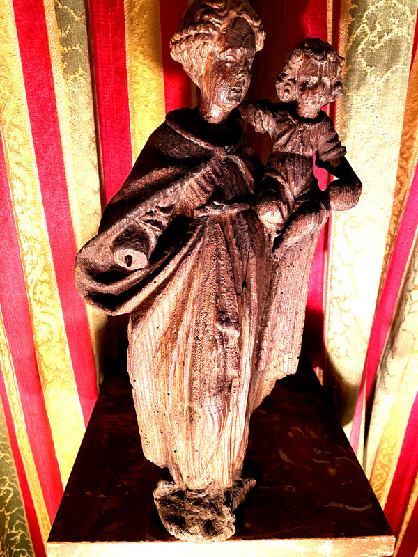 Virgin and Child carved in standing resinous wood from the 18th century mountain work