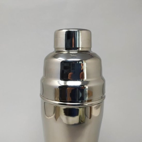 Magnifique cocktail shaker  italien des années 1960 en acier inoxydable 