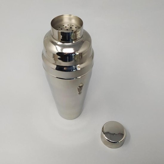 Magnifique cocktail shaker  italien des années 1960 en acier inoxydable 