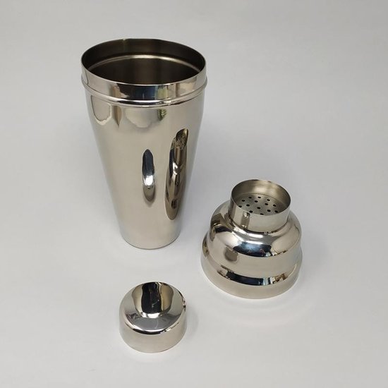 Magnifique cocktail shaker  italien des années 1960 en acier inoxydable 