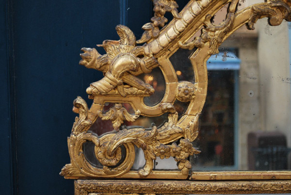 Beautiful Regency period mirror with Parecloses Early 18th century