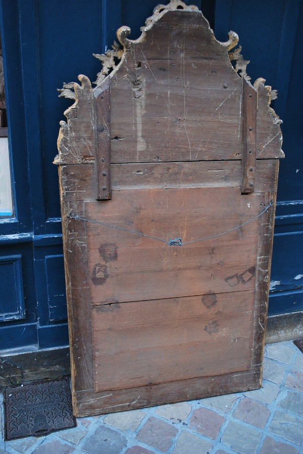 Beautiful Regency period mirror with Parecloses Early 18th century
