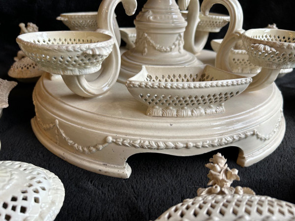 Grande piatto o centrotavola per la casa - Terracotta di Leeds, Inghilterra, 1780 circa - XVIII secolo