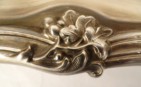 Großes Serviertablett mit Griffen, Louis XV, silberne Metallrebe, 19. Jahrhundert