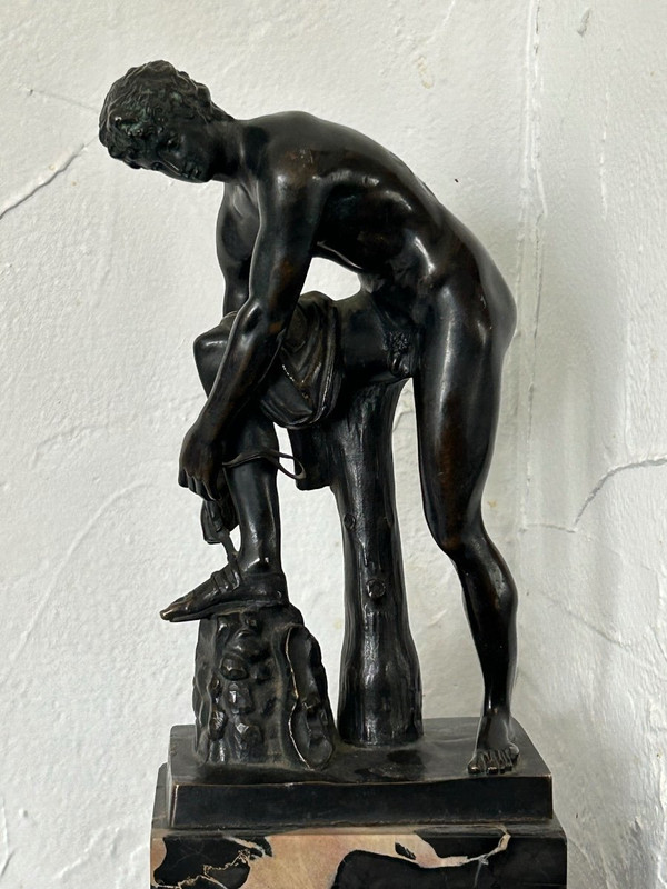 Bronzo dopo l'antichità - Hermès attacca il suo sandalo - Cincinnatus Antica Grecia