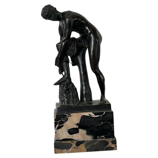 Bronzo dopo l'antichità - Hermès attacca il suo sandalo - Cincinnatus Antica Grecia