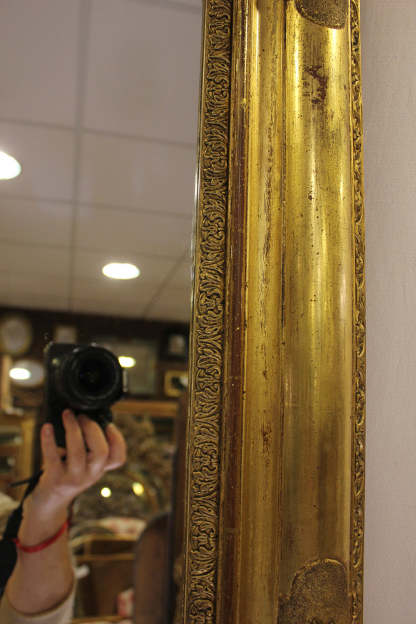Großer antiker Spiegel mit Blattgoldvergoldung, 102 x 136 cm