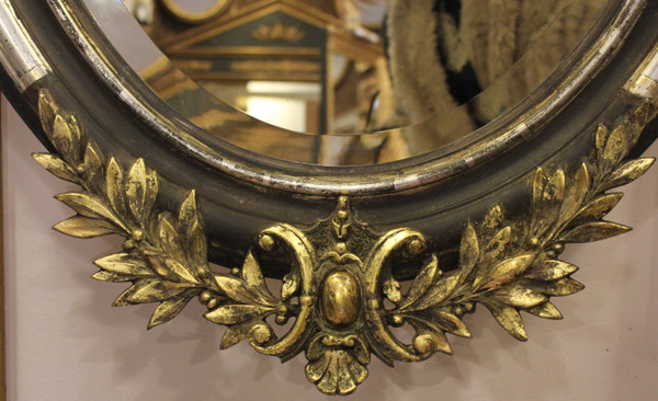 Specchio nuziale ovale, coppia di uccelli, foglia oro e patina, vetro molato 65 x 109 cm