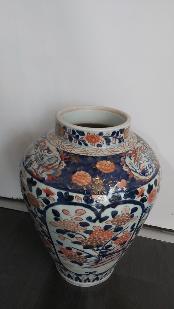 Vaso coperto Imari XIX secolo