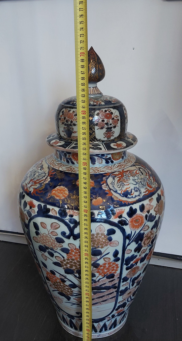 Vaso coperto Imari XIX secolo