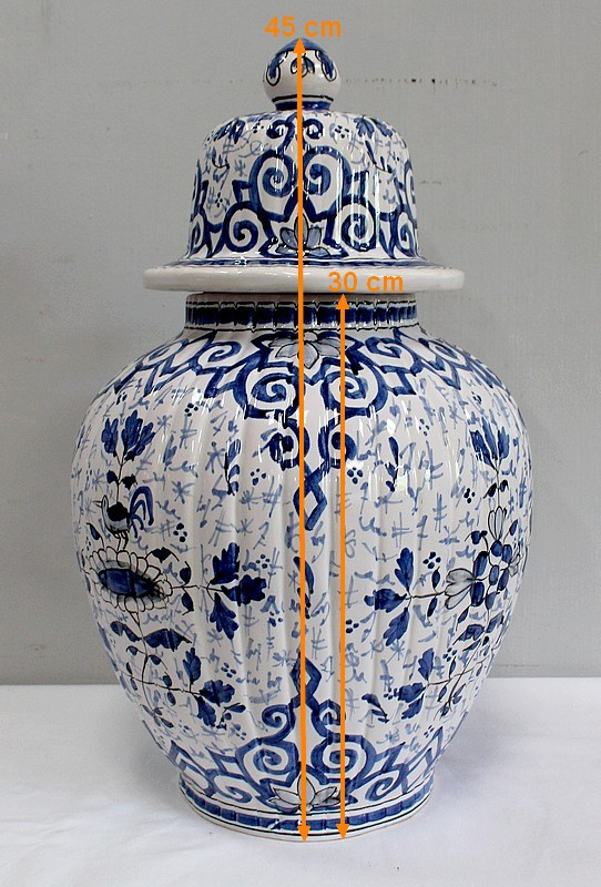 Delft Earthenware Vase – Early 20th Century