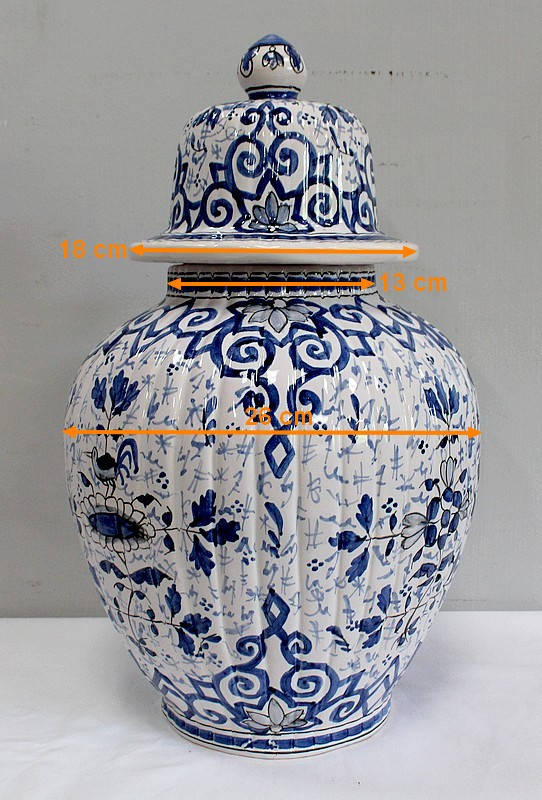 Delft Earthenware Vase – Early 20th Century