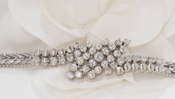 Luxusarmband aus Weißgold und Diamanten