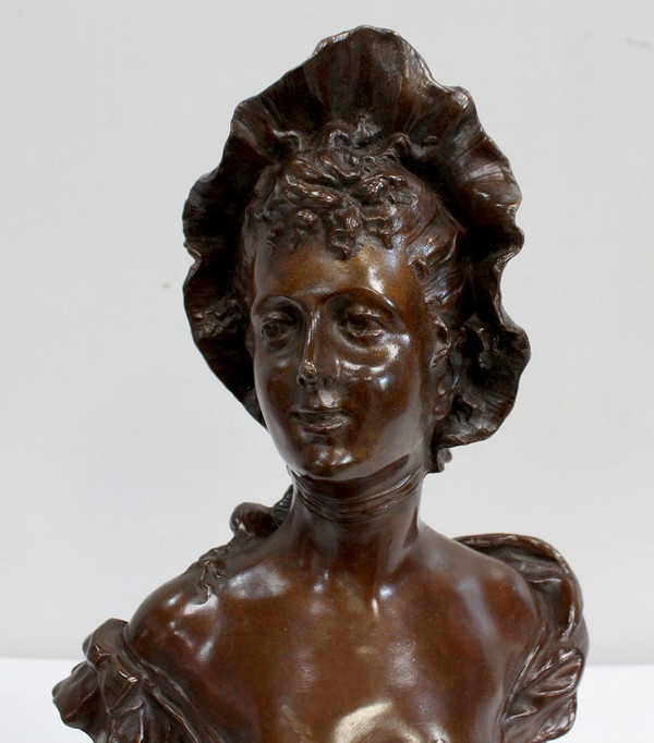“Donna con cappello” in bronzo di Meslais – Inizio XX secolo