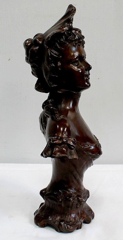 “Donna con cappello” in bronzo di Meslais – Inizio XX secolo