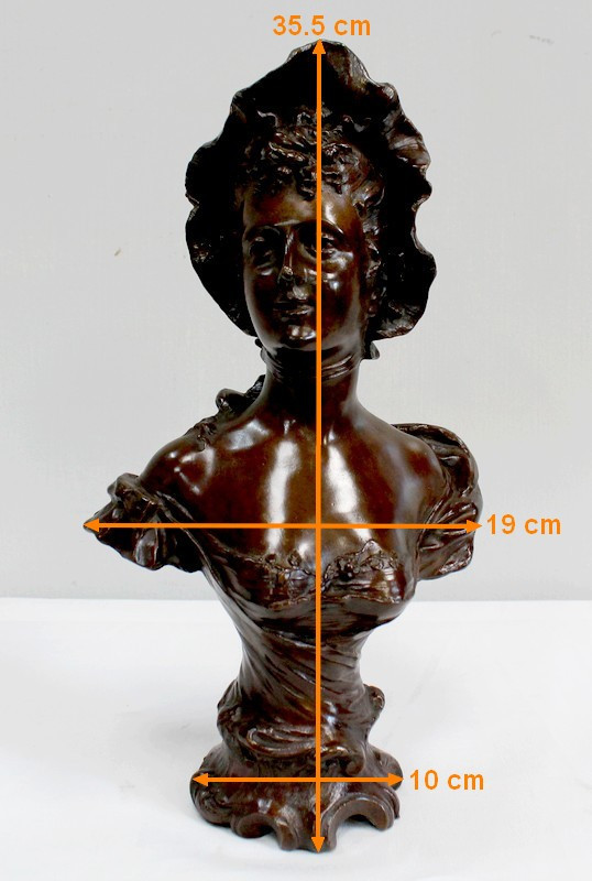 “Donna con cappello” in bronzo di Meslais – Inizio XX secolo